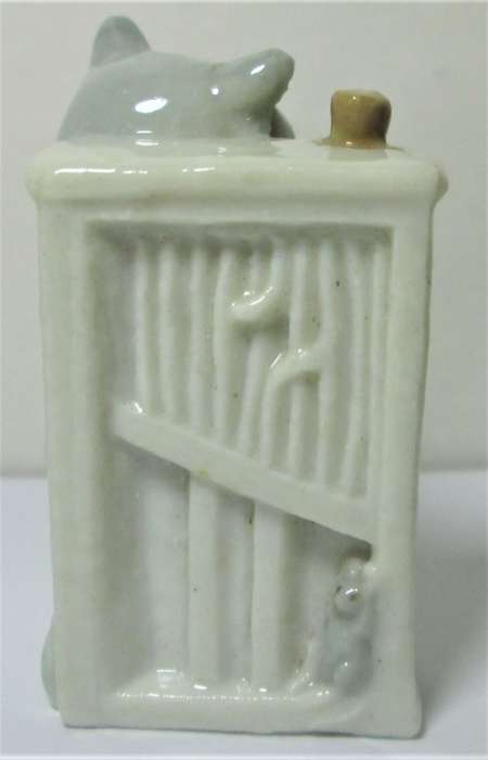 1955 - 1960 Kitten on Keys Wade Novelty Models