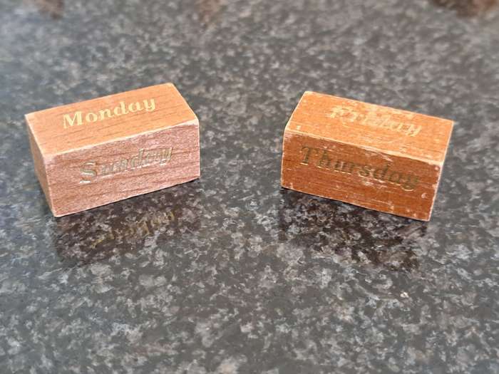 Vintage Perpetual Wooden Desk Calendar