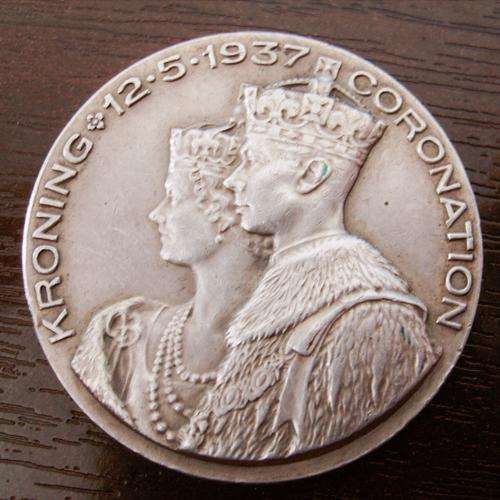THE 1937 CORONATION OF KING GEORGE...UNION OF SA MEDALLION IN ENG / AFR.