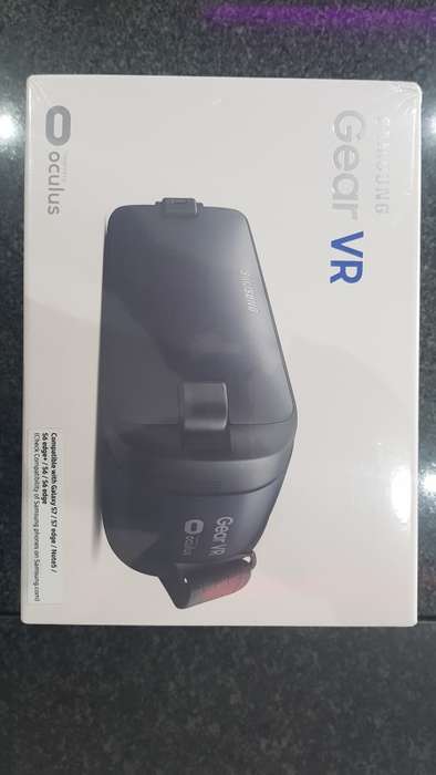 SAMSUNG GEAR VR2 HEADSET + BLUETOOTH CONTROLLER