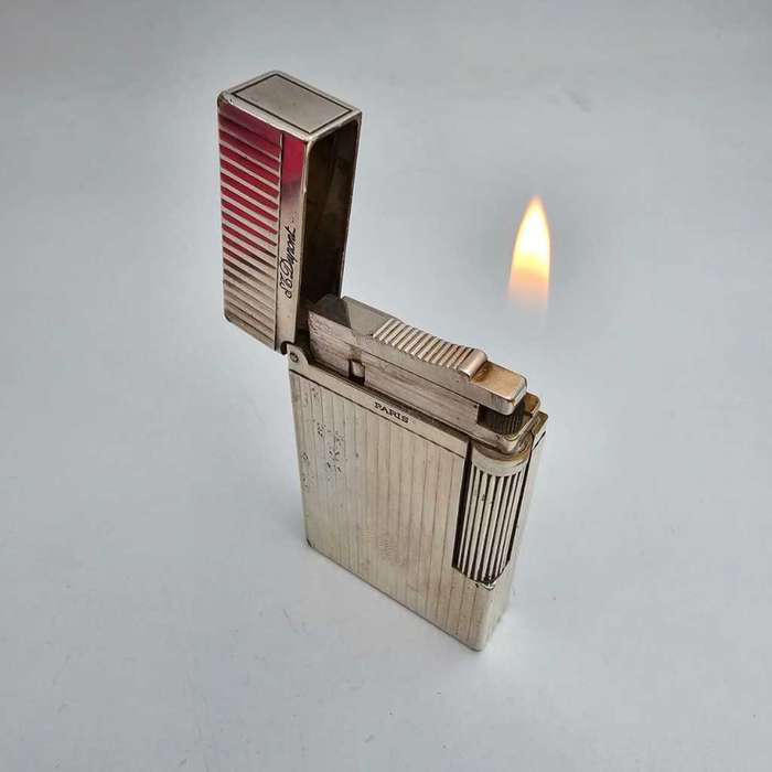 Very Rare ST Dupont Lighter. Working!