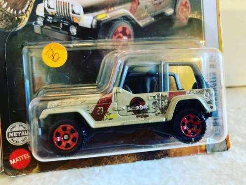 Matchbox JURASSIC WORLD Mercedes & Jeep pair 1:64 Scale