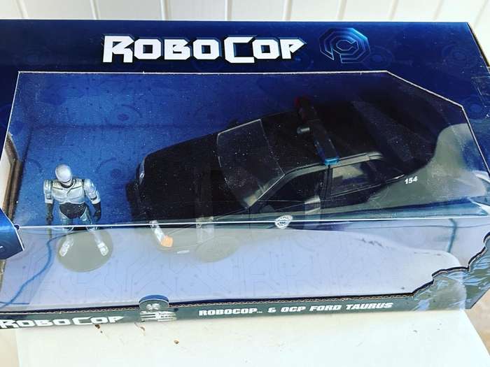 ROBOCOP diecast figure & Detroit Police car boxset - Jada Toys - 2023 - 1:24 scale