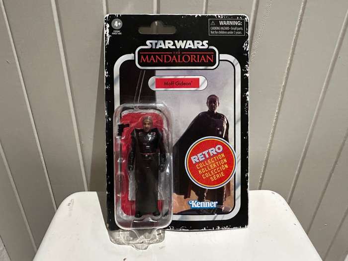 MOFF GIDEON action figure from the THE Kenner Hasbro Toys STAR WARS RETRO THE MANDALORIAN series