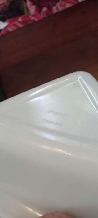 Pyrex triangle bowl with lid milk glass
