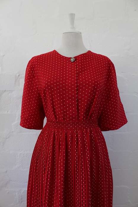 VINTAGE POLKA DOT PRINT RED WHITE TWO PIECE TOP SKIRT SET - SIZE 18