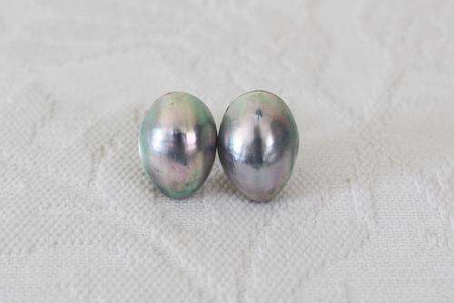 VINTAGE GREY MOTHER OF PEARL SMALL CLIP-ON EARRINGS