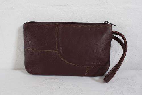 VINTAGE MAROON GENUINE LEATHER PATCH CLUTCH BAG PURSE