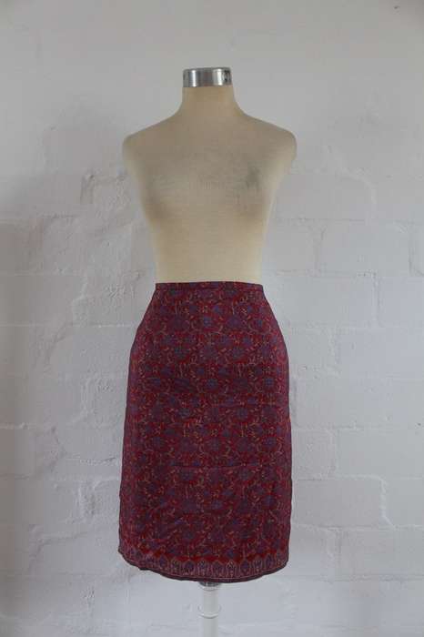 100% SILK OLD NAVY RED BLUE PRINTED PENCIL SKIRT - SIZE 8