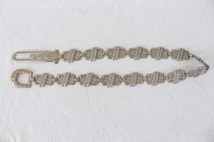 VINTAGE SILVER TONE METAL CHAIN COSTUME BELT