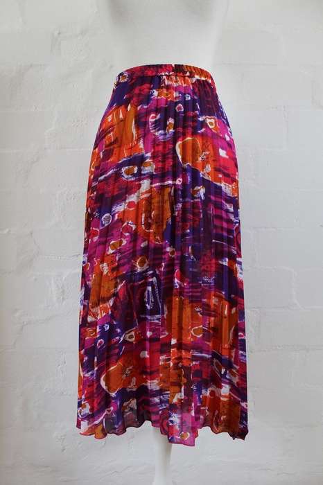 *FLASH SALE - 50% OFF!* VINTAGE TWO PIECE ORANGE PINK PRINTED PLEATED SKIRT TOP SET - SIZE 22