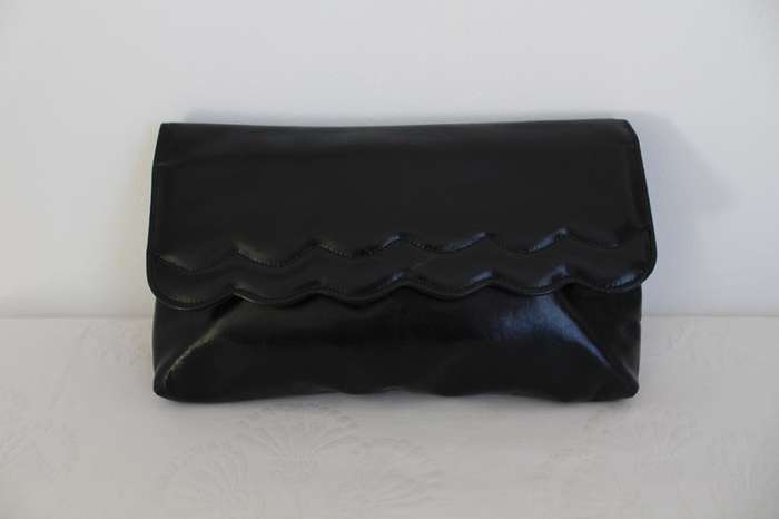 GENUINE LEATHER VINTAGE BLACK SCALLOPED CLUTCH PURSE BAG