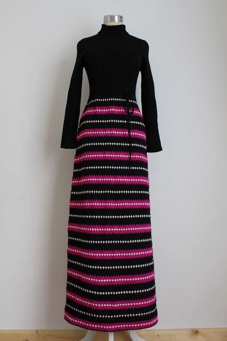 VINTAGE KNITTED BLACK PINK POLO NECK MAXI JERSEY DRESS - SIZE 12