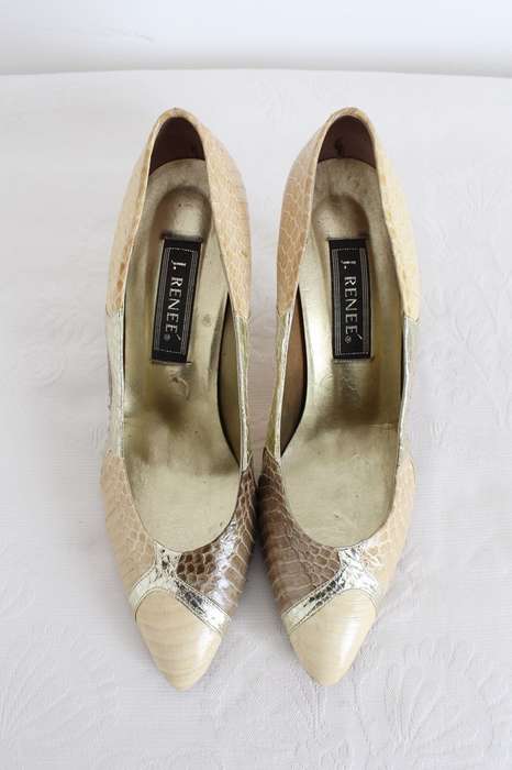 *J RENEE* DESIGNER GENUINE SNAKE SKIN CREAM GOLD HEELS SHOES - SIZE 8