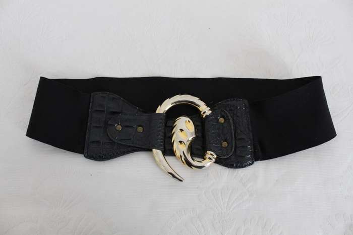 VINTAGE ELASTICATED HOOK CROCODILE PRINT BLACK BELT