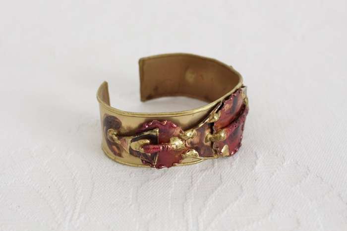 VINTAGE BRASS RED SCULPTURAL HAND MADE CUFF BANGLE BRACELET