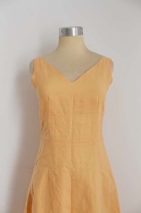 LINEN ORANGE V-NECK FITTED SLEEVELESS DAY DRESS - SIZE 8