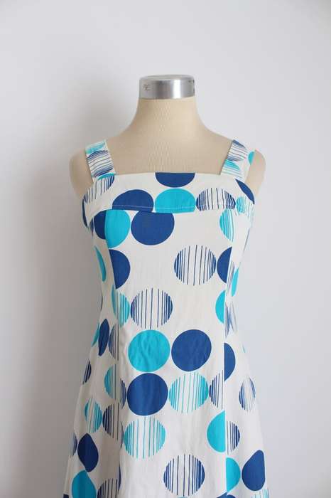VINTAGE WHITE BLUE SPOTTED BUTTON DOWN BACK DRESS - SIZE 8