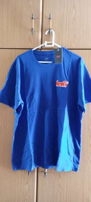 Levi`s Men`s Relaxed Fit T-Shirt Blue Large