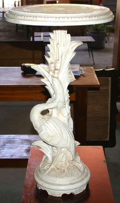 STUNNING HEAVY RESIN GLASED STAND/SIDE TABLE WITH LOTS OF BEAUTIFUL DETAIL