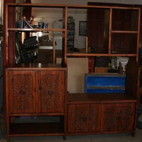 WOW A PROPER 1970'S ROOM DIVIDER WITH LOTS OF DETAIL AND SPACE WITH SAME BEAUTIFUL DESIGN AT BACK