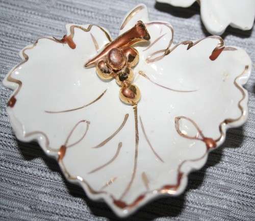 SIX STYLISH PORCELAIN BONE DISHES BEAUTIFULLY DECORATED WITH A GOLD TRIM!!