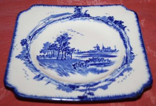 A MARVELOUS NORFOLK ROYAL DULTON DISPLAY PLATE STUNNING BLUE AND WHITE PORCELAIN COLLECTORS ITEM