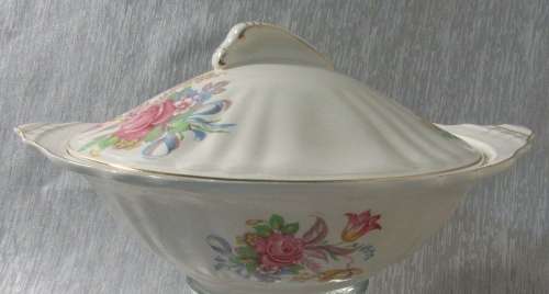 ABSOLUTELY BEAUTIFUL AND TRULY ELEGANT J&G MEAKIN OF ENGLAND ROSE & RIBON SERIES"  "SOL" 391413IS