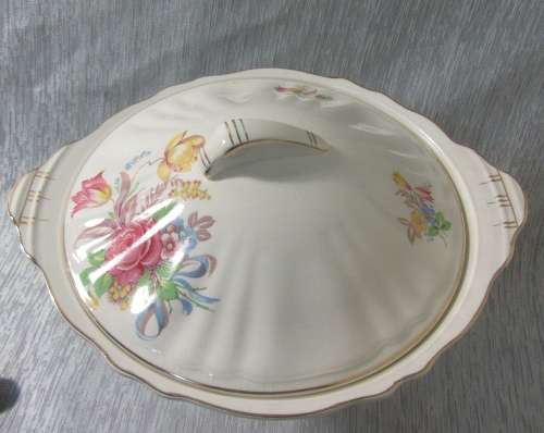 ABSOLUTELY BEAUTIFUL AND TRULY ELEGANT J&G MEAKIN OF ENGLAND ROSE & RIBON SERIES"  "SOL" 391413IS