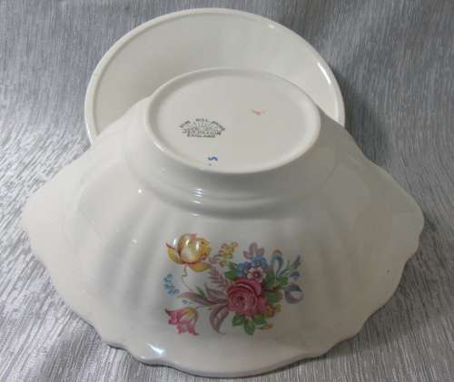 ABSOLUTELY BEAUTIFUL AND TRULY ELEGANT J&G MEAKIN OF ENGLAND ROSE & RIBON SERIES"  "SOL" 391413IS