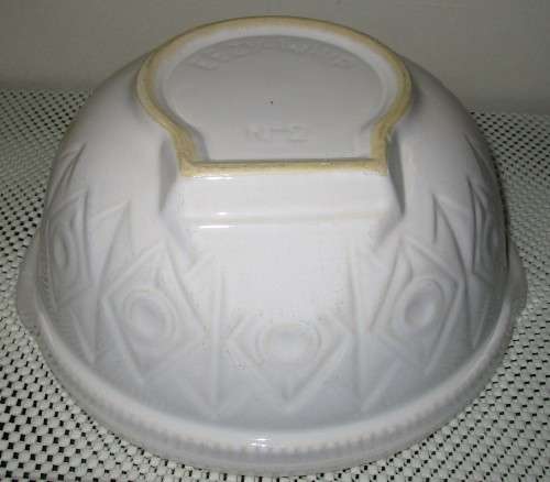 A LOVLEY EASY WHIP NO6 MIXING BOWL