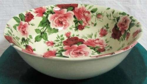 A STUNNING FLORAL VICTORIAN ROSE LARGE BOWL BY WILLIAM JAMES -