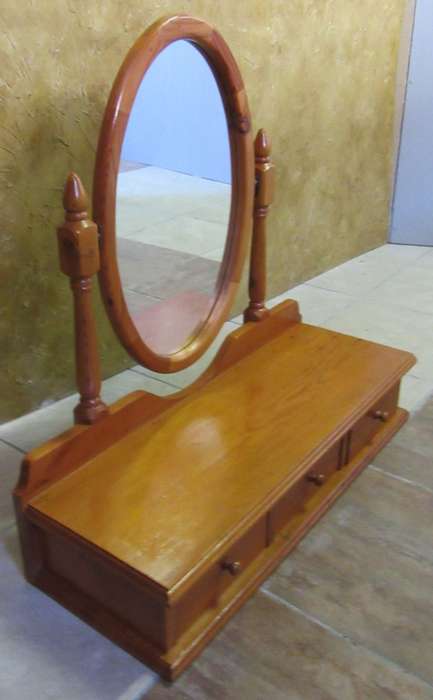 A CUTE THREE DRAWER SOLID WOOD SWIFEL MIROR TABLE TOP UNIT IN EXCELLENT CONDITION