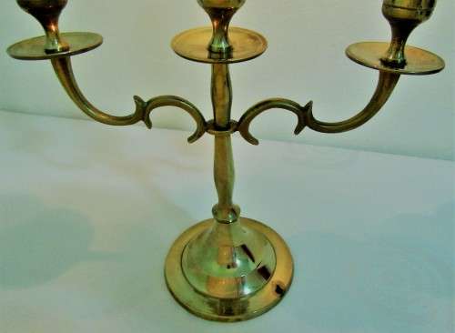 WOW A ELGANT VINTAGE THREE TIER BRASS CANDLE HOLDER TO SET THE MOOD ON THE DINNER TABLE