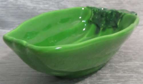XMAS PROMOTION !!!!  LOVELY GREAN PEPER DESIGNED SERVING PLATTER BOWL