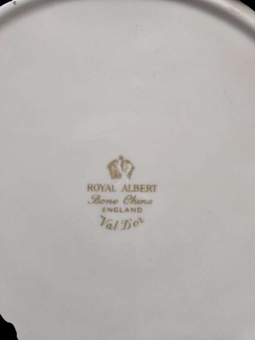 Royal Albert Valdor Serving Cake Plate