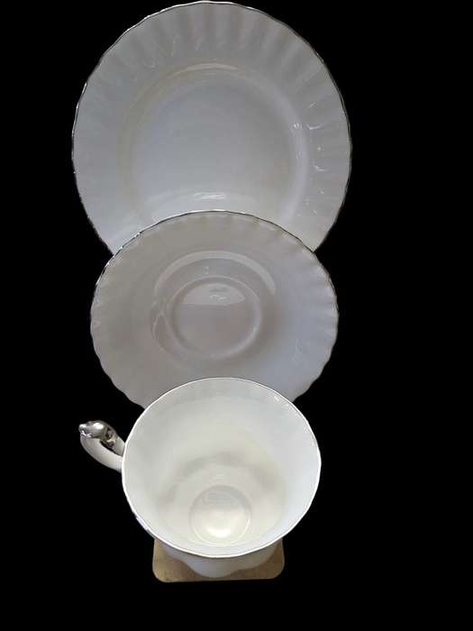 Royal Albert Chantilly trio