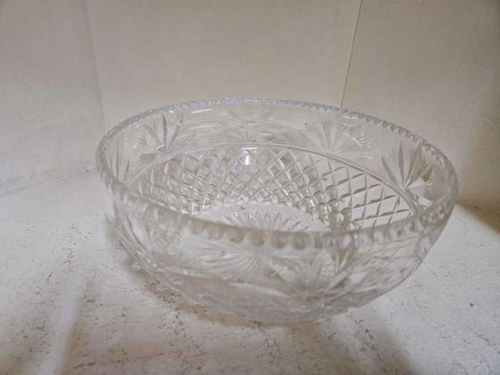 Vintage crystal cut glass fruit bowl