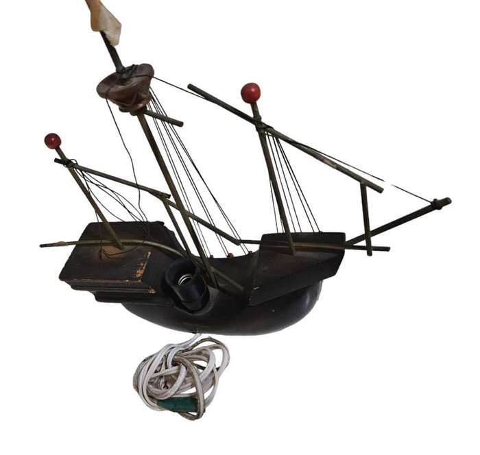 Vintage Santa Maria lamp