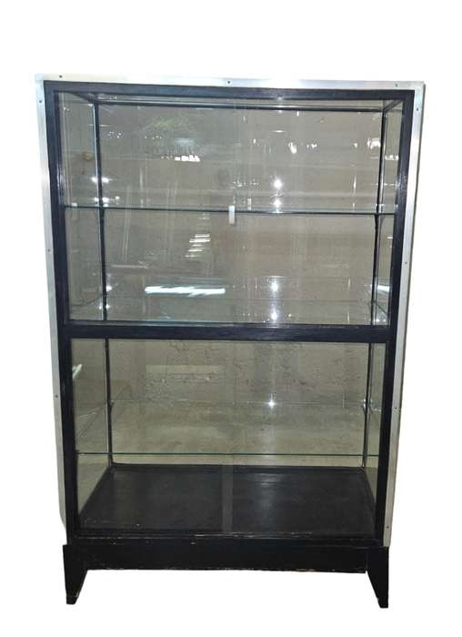 Merwitz Shopfitters Antique Show case