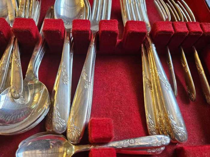 104 PC Angora Plate Cutlery set