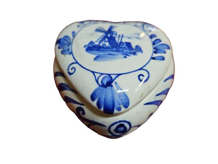 Delft Heart Shaped Trinket/Ring Box