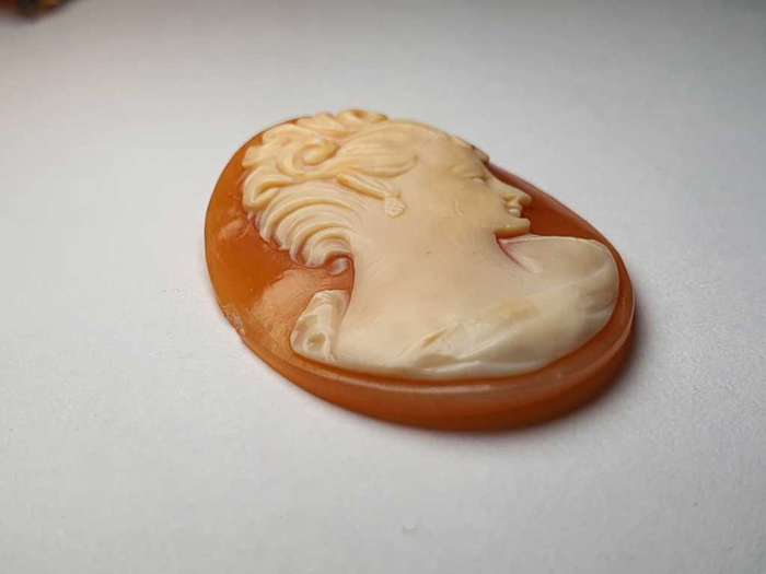 Vintage Cameo
