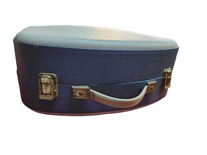 Vintage hard top suitcase for your old radio