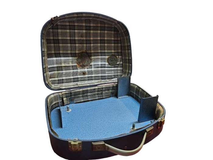 Vintage hard top suitcase for your old radio
