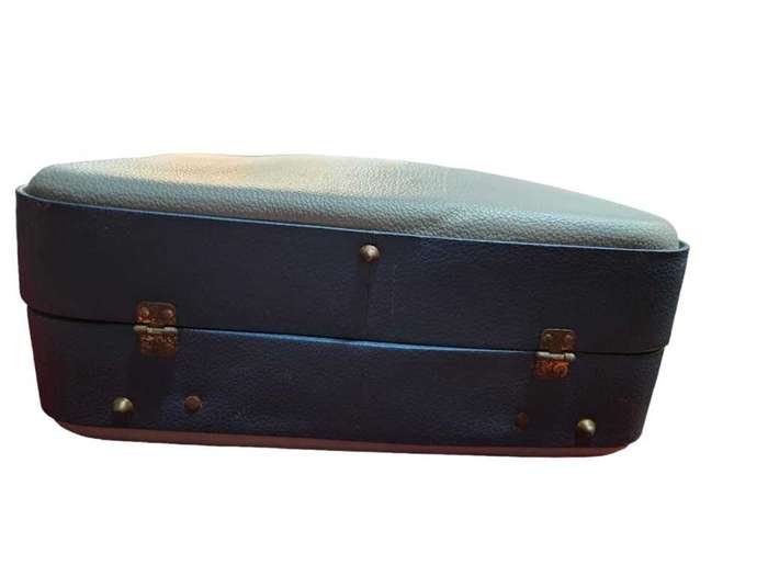 Vintage hard top suitcase for your old radio