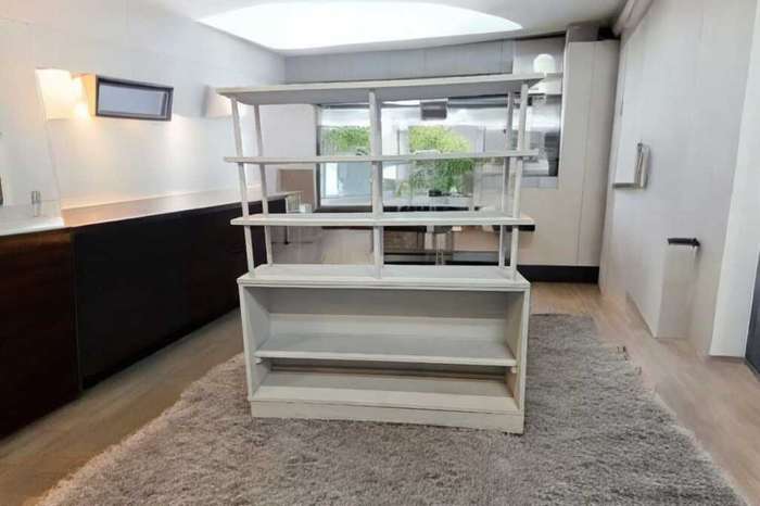 White Shelf