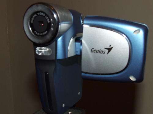 GENIUS G-SHOT DV410 DIGITAL VIDEO CAMCORDER