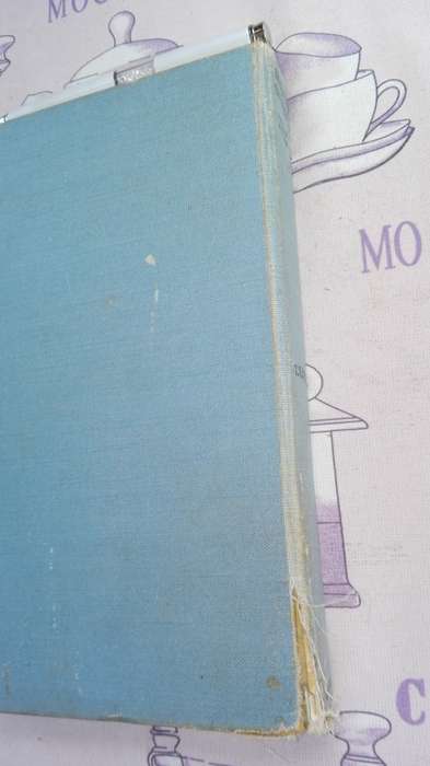 SHAKA'S COUNTRY A Book of Zululand T V BULPIN ( Small damage on the spine )