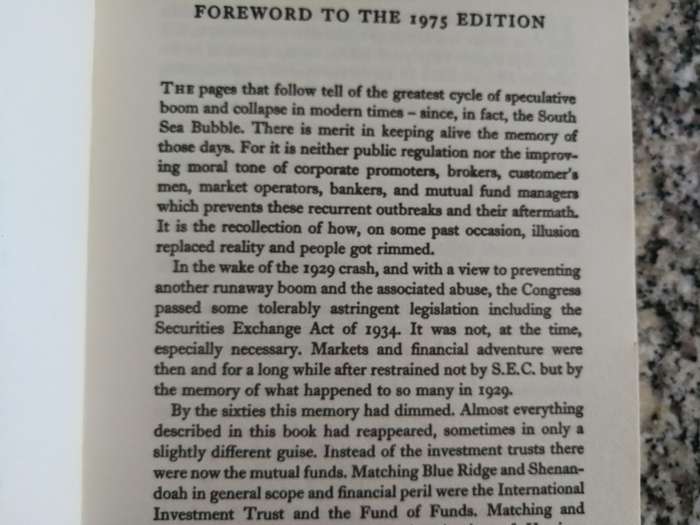THE GREAT CRASH 1929 JOHN KENNETH GALBRAITH The Classic Study of that disaster ( economics )